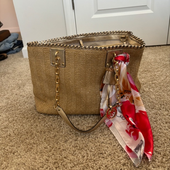 Michael Kors Straw Tote Bag - Picture 3 of 5
